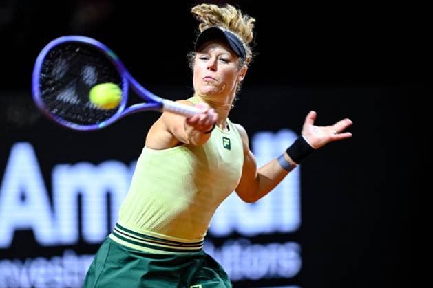 Laura Siegemund Germany in action, on the ball, singles action during the match between Jule Niemeier Germany vs Laura Siegemund Germany during the Porsche Tennis Grand Prix Stuttgart 2025 Day 2 at the Porsche Arena on April 15, 2025 in Stuttgart, Germany, Germany Photo by Harry Langer DeFodi Images Laura Siegemund Germany controls the Ball at the match between Jule Niemeier Germany vs Laura Siegemund Germany during the Porsche Tennis Grand Prix Stuttgart 2025 Day 2 at Porsche Arena on April 15, 2025 in Stuttgart, Germany Photo by Harry Langer DeFodi Images Photo by Harry Langer DeFodi Images