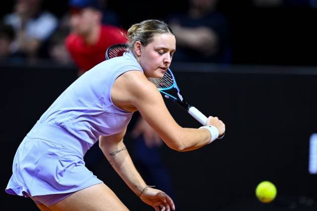 Jule Niemeier Germany in action, on the ball, singles action during the match between Jule Niemeier Germany vs Laura Siegemund Germany during the Porsche Tennis Grand Prix Stuttgart 2025 Day 2 at Porsche Arena on April 15, 2025 in Stuttgart, Germany, Germany Photo by Harry Langer DeFodi Images Jule Niemeier Germany controls the Ball at the match between Jule Niemeier Germany vs Laura Siegemund Germany during the Porsche Tennis Grand Prix Stuttgart 2025 Day 2 at Porsche Arena on April 15, 2025 in Stuttgart, Germany Photo by Harry Langer DeFodi Images Photo by Harry Langer DeFodi Images