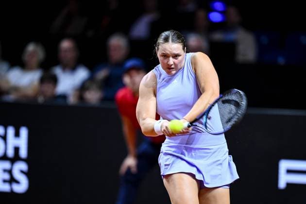 Jule Niemeier Germany in action, on the ball, singles action during the match between Jule Niemeier Germany vs Laura Siegemund Germany during the Porsche Tennis Grand Prix Stuttgart 2025 Day 2 at Porsche Arena on April 15, 2025 in Stuttgart, Germany, Germany Photo by Harry Langer DeFodi Images Jule Niemeier Germany controls the Ball at the match between Jule Niemeier Germany vs Laura Siegemund Germany during the Porsche Tennis Grand Prix Stuttgart 2025 Day 2 at Porsche Arena on April 15, 2025 in Stuttgart, Germany Photo by Harry Langer DeFodi Images Photo by Harry Langer DeFodi Images