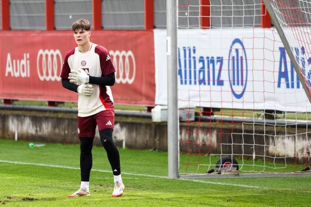 Leon Klanac FC Bayern Muenchen, 48 , GER, Final training, FC Bayern Muenchen, Football, UEFA Champions League, Quarter-final second leg, 2024 2025 season, 15 04 2025, GER, Final training, FC Bayern Muenchen, Football, UEFA Champions League, Quarter-final second leg, 2024 2025 season, 15 04 2025 Muenchen Copyright: xEibner-Pressefoto JennixMaulx EP_JML