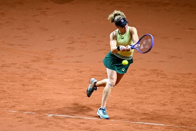 Laura Siegemund Germany in action, on the ball, singles action during the match between Jule Niemeier Germany vs Laura Siegemund Germany during the Porsche Tennis Grand Prix Stuttgart 2025 Day 2 at the Porsche Arena on April 15, 2025 in Stuttgart, Germany, Germany Photo by Harry Langer DeFodi Images Laura Siegemund Germany controls the Ball at the match between Jule Niemeier Germany vs Laura Siegemund Germany during the Porsche Tennis Grand Prix Stuttgart 2025 Day 2 at Porsche Arena on April 15, 2025 in Stuttgart, Germany Photo by Harry Langer DeFodi Images Photo by Harry Langer DeFodi Images