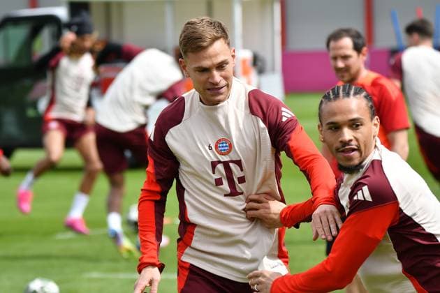 15 04 2025, FC Bayern Training Center, Munich, Last training session for FC Bayern Munich before heading to Milan , in the picture Joshua Kimmich Munich , Leroy Sane Munich Photo by Midori Ikenouchi Hasan Bratic DeFodi Images