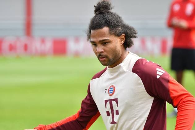 15 04 2025, FC Bayern Training Center, Munich, Last training session for FC Bayern Munich before heading to Milan , in the picture Serge Gnabry Munich Photo by Midori Ikenouchi Hasan Bratic DeFodi Images