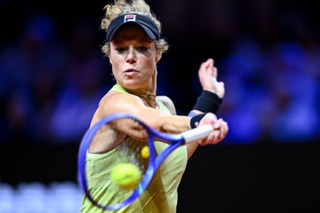 Laura Siegemund Germany in action, on the ball, singles action during the match between Jule Niemeier Germany vs Laura Siegemund Germany during the Porsche Tennis Grand Prix Stuttgart 2025 Day 2 at the Porsche Arena on April 15, 2025 in Stuttgart, Germany, Germany Photo by Harry Langer DeFodi Images Laura Siegemund Germany controls the Ball at the match between Jule Niemeier Germany vs Laura Siegemund Germany during the Porsche Tennis Grand Prix Stuttgart 2025 Day 2 at Porsche Arena on April 15, 2025 in Stuttgart, Germany Photo by Harry Langer DeFodi Images Photo by Harry Langer DeFodi Images