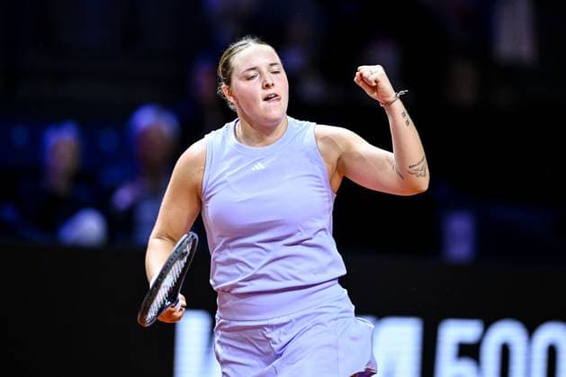 Jule Niemeier Germany gestures, gestures, cheers at the match between Jule Niemeier Germany vs Laura Siegemund Germany during the Porsche Tennis Grand Prix Stuttgart 2025 Day 2 at Porsche Arena on April 15, 2025 in Stuttgart, Germany, Germany Photo by Harry Langer DeFodi Images Jule Niemeier Germany gestures, cheers at the match between Jule Niemeier Germany vs Laura Siegemund Germany during the Porsche Tennis Grand Prix Stuttgart 2025 Day 2 at Porsche Arena on April 15, 2025 in Stuttgart, Germany Photo by Harry Langer DeFodi Images Photo by Harry Langer DeFodi Images