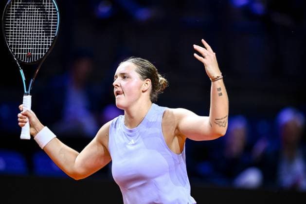 Jule Niemeier Germany gestures, gestures, cheers at the match between Jule Niemeier Germany vs Laura Siegemund Germany during the Porsche Tennis Grand Prix Stuttgart 2025 Day 2 at Porsche Arena on April 15, 2025 in Stuttgart, Germany, Germany Photo by Harry Langer DeFodi Images Jule Niemeier Germany gestures, cheers at the match between Jule Niemeier Germany vs Laura Siegemund Germany during the Porsche Tennis Grand Prix Stuttgart 2025 Day 2 at Porsche Arena on April 15, 2025 in Stuttgart, Germany Photo by Harry Langer DeFodi Images Photo by Harry Langer DeFodi Images