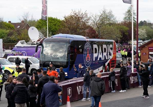 Birmingham, England, 15th April 2025. Paris Saint Germain arrive at the stadium before the Aston Villa vs Paris Saint Germain Quarter Final 2nd Leg UEFA Champions League match at Villa Park, Birmingham. Picture credit should read: Andrew Yates Sportimage EDITORIAL USE ONLY. No use with unauthorised audio, video, data, fixture lists, club league logos or live services. Online in-match use limited to 120 images, no video emulation. No use in betting, games or single club league player publications. SPI_017_AY_Villa_PSG SPI-3842-0017