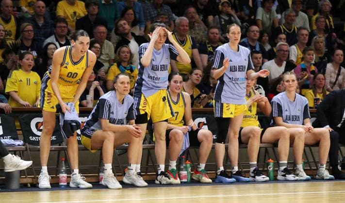 Players on the bench share the excitement Sport Basketball DBBL Bundesliga Womens Womens Playoff Semi-Final 5 Game Season 2024 2025 15 04 2024 ALBA Berlin vs Saarlouis Royals