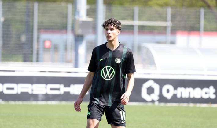 09.04.25 U19 VfB Stuttgart - U19 VfL Wolfsburg Deutschland, Stuttgart, 09.04.2025, Fussball, U19-DFB-Nachwuchsliga, U19 VfB Stuttgart - U19 VfL Wolfsburg: Yasin Chebil (VfL Wolfsburg). *** 09 04 25 U19 VfB Stuttgart U19 VfL Wolfsburg Germany, Stuttgart, 09 04 2025, Football, U19 DFB Youth League, U19 VfB Stuttgart U19 VfL Wolfsburg Yasin Chebil VfL Wolfsburg