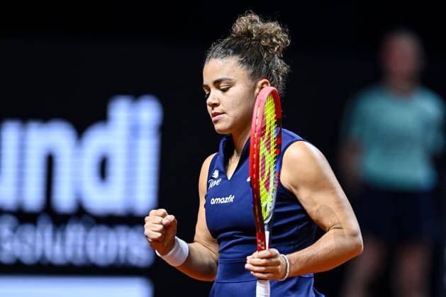 Jasmine Paolini Italy gestures at the match between Eva Lys Germany vs Jasmine Paolini Italy during the Porsche Tennis Grand Prix Stuttgart 2025 Day 2 at Porsche Arena on April 15, 2025 in Stuttgart, Germany, Germany Photo by Harry Langer DeFodi Images Jasmine Paolini Italy gestures at the match between Eva Lys Germany vs Jasmine Paolini Italy during the Porsche Tennis Grand Prix Stuttgart 2025 Day 2 at Porsche Arena on April 15, 2025 in Stuttgart, Germany Photo by Harry Langer DeFodi Images Photo by Harry Langer DeFodi Images
