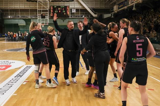 Saarlouis Royals win the semi-final,Alba Women vs Saarlouis Royals , 1 Bundesliga, DBBL Playoffs, Semifinal 5 Game, 15 04 2025 Berlin Berlin Germany Copyright: xFootbowl ThomasxSobotzkix