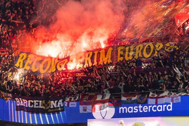 UEFA Champions League Borussia Dortmund FC Barcelona 15 04 2025 Fans of FC Barcelona with the pyrotechnics UEFA Champions League Borussia Dortmund FC Barcelona BVB Stadion Dortmund, Dortmund 15 04 2025 Copyright: xBEAUTIFULxSPORTS Buriakovx