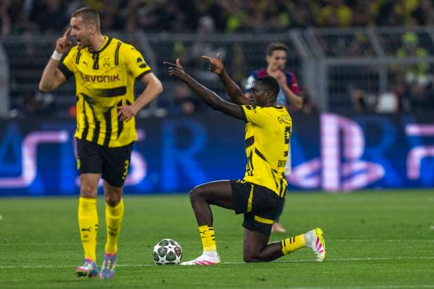 15 04 2025, Borussia Dortmund vs FC Barcelona, UEFA Champions League, quarter-final, second leg Dortmunds Serhou Guirassy celebrates after his goal to make it 1 0 Important note In accordance with UEFA regulations, it is prohibited to use or have used photographs taken in the stadium and or of the match in the form of sequential images and or video-like photo series Copyright: xDavidxInderliedx