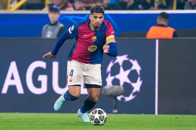 2025-04-15 Borussia Dortmund v FC Barcelona, Barca - UEFA Champions League 2024 25 Quarter Final Second Leg DORTMUND, GERMANY - APRIL 15: Ronald Araujo of FC Barcelona in action during the UEFA Champions League 2024 25 Quarter Final Second Leg match between Borussia Dortmund and FC Barcelona at BVB Stadion Dortmund on April 15, 2025 in Dortmund, Germany. Dortmund BVB Stadion Dortmund Germany Content not available for redistribution in The Netherlands directly or indirectly through any third parties. Copyright: xJorisxVerwijstx