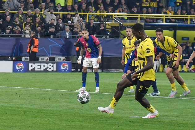 Serhou Guirassy Dortmund 9 scores the 1-0 goal from the penalty spot 15 04 2025 Soccer, Champions League, Borussia Dortmund vs FC Barcelona, Signal Iduna Park, Dortmund, Copyright: xpepphotox xHorstxMauelshagenx pep00321, pep_20250415_hm_4363