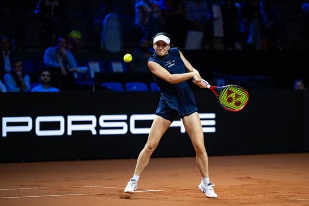 Eva Las Germany in the picture, Eva Lys Germany vs Jasmine Paolini Italy , Round 1, GER, Porsche Tennis Grand Prix GP Stuttgart 2025, WTA500, 15 04 2025 GER, Porsche Tennis Grand Prix GP Stuttgart 2025, WTA500, 15 04 2025 Stuttgart Copyright: xEibner-Pressefoto Memmlerx EP_MMR