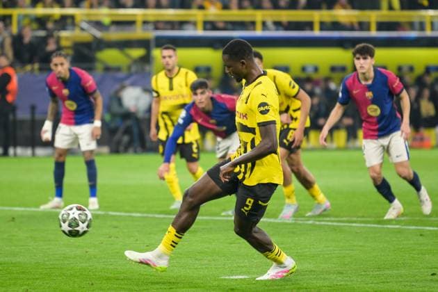 Soccer, Champions League, 20250415, BV Borussia Dortmund FC Barcelona In the picture Goal 1 0, Scorer Serhou GUIRASSY Dortmund, 9 from the penalty spot Dortmund Signal Iduna Park North Rhine-Westphalia Germany Copyright: Passion2Press MarkusxFischerx