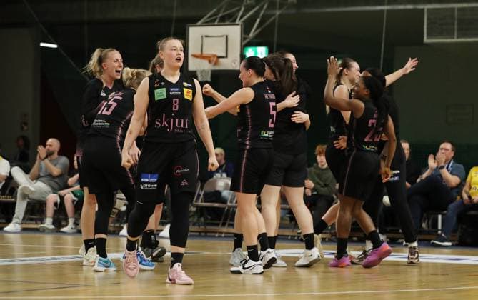 Saarlouis Royals cheer at the end of the game, celebrate their place in the final Sports Basketball DBBL Bundesliga Womens Womens Playoff Semifinal 5 Game Season 2024 2025 15 04 2024 ALBA Berlin vs Saarlouis Royals