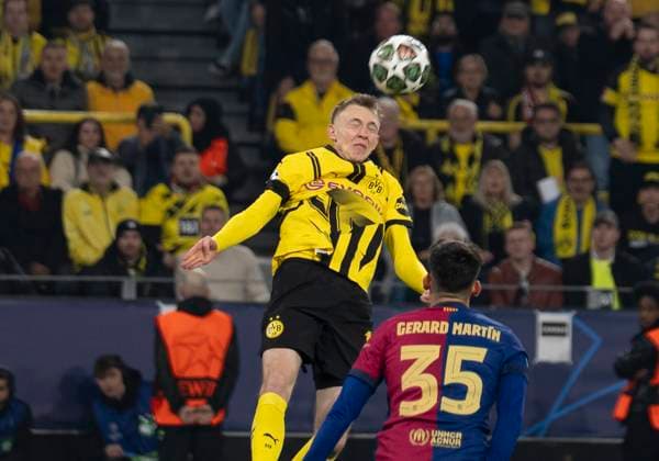 Header by Maximilian Beier Borussia Dortmund, 14 Borussia Dortmund vs FC Barcelona, Football, UEFA Champions League quarter-final second leg, 2024 2025 season, 15 04 2025 DFL regulations prohibit any use of photographs as image sequences and or quasi video Copyright: HMBxMedia xMarcoxBader
