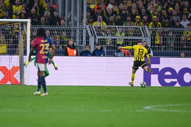15 04 2025, Football, Champions League, Quarter-finals, Season 2024 2025, Borussia Dortmund FC Barcelona, Goal chance Pascal Groß Borussia Dortmund xRHR PHOTO TKx Copyright: RHR-FOTOx RHR-FOTO TK