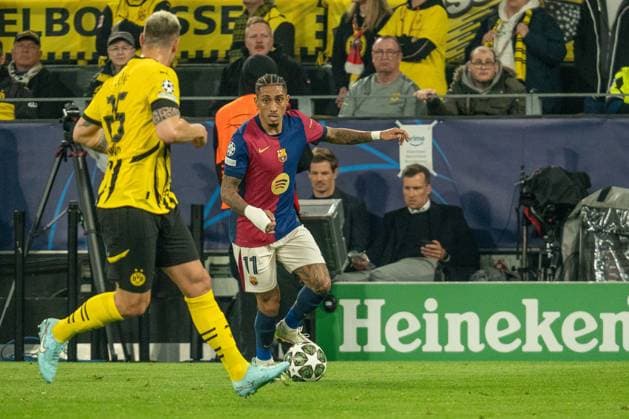 duel between Raphinha FC Barcelona, 11 and Niklas Suele Borussia Dortmund 09, 25 , GER BVB Borussia Dortmund 09 vs FC Barcelona, Football, Champions League, quarter-finals, 2024 2025 season, 15 04 2025 GER BVB Borussia Dortmund 09 vs FC Barcelona, Football, Champions League, quarter-finals, 2024 2025 season, 15 04 2025 Dortmund Copyright: xEibner-Pressefoto FabianxFriesex EP_FFE