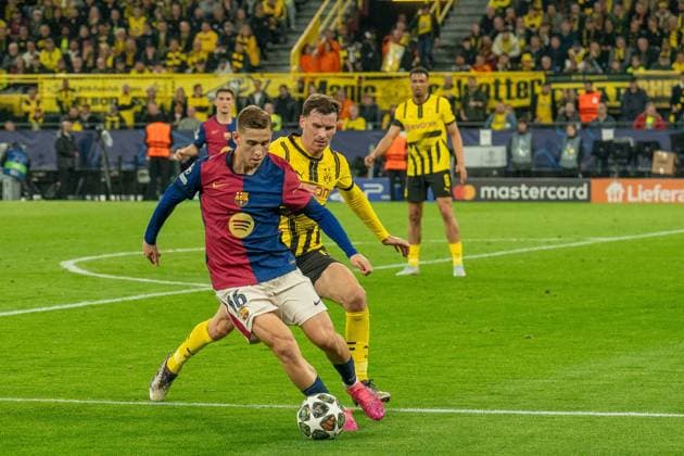 Fermin FC Barcelona, 16 vs Pascal Gross Borussia Dortmund 09, 13 in Dortmund penalty area, GER BVB Borussia Dortmund 09 vs FC Barcelona, Football, Champions League, quarter-finals, 2024 2025 season, 15 04 2025 GER BVB Borussia Dortmund 09 vs FC Barcelona, Football, Champions League, quarter-finals, 2024 2025 season, 15 04 2025 Dortmund Copyright: xEibner-Pressefoto FabianxFriesex EP_FFE