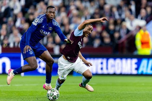 Aston Villa v Paris Saint-Germain Champions League 15 04 2025. Quarter Final leg 2 of 2 Aston Villa midfielder Youri Tielemans (8) looks for penalty during the Champions League quarter final second leg match between Aston Villa and Paris Saint-Germain at Villa Park, Birmingham, England on 15 April 2025. Birmingham Villa Park West Midlands England Editorial use only , Copyright: xManjitxNarotrax PSI-21853-0031