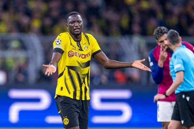 15 04 2025, Borussia Dortmund vs FC Barcelona, UEFA Champions League, quarter-final, second leg Dortmunds Serhou Guirassy reacts Important note In accordance with UEFA regulations, it is prohibited to use or have used photographs taken in the stadium and or of the match in the form of sequential images and or video-like photo series Copyright: xDavidxInderliedx