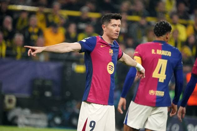 Football, UEFA Champions League 2024 2025, Borussia Dortmund vs FC Bacelona 15 04 2025 , Signal Iduna Park Dortmund Robert Lewandowski FC Barcelona action, single image,