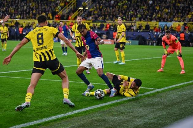 15 04 2025, Football, Champions League, Quarter-finals, Season 2024 2025, Borussia Dortmund FC Barcelona, Lamine Yamal FC Barcelona , Ramy Bensebaini Borussia Dortmund xRHR PHOTO TKx Copyright: RHR-FOTOx RHR-FOTO TK