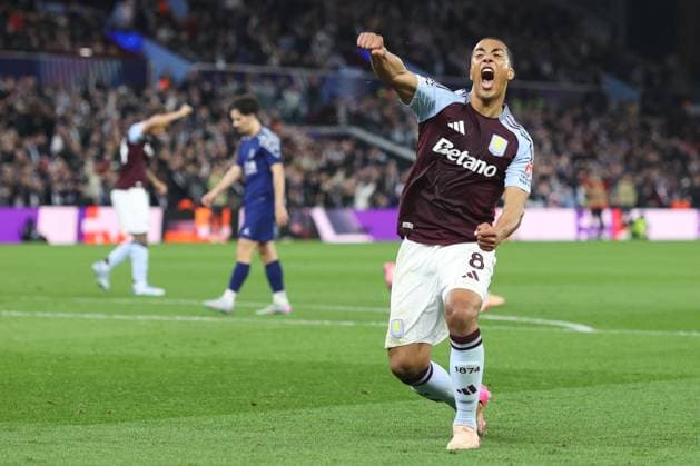 Aston Villa gegen PSG 15. April 2025, Aston Champions League Fußball, Viertelfinale, Rückspiel Aston Villa gegen Paris Saint Germain Youri Tielemans von Aston Villa feiert sein erstes Tor Foto Charlotte Wilson Abseits Aston UK  Copyright: xCharlottexWilsonx xOffsidexOffside