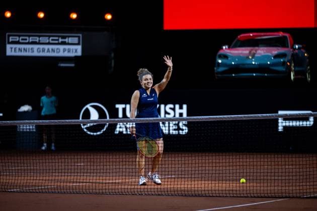 Jasmine Paolini Italy pictured celebrating victory, Eva Lys Germany vs Jasmine Paolini Italy , Round 1, GER, Porsche Tennis Grand Prix GP Stuttgart 2025, WTA500, 15 04 2025 GER, Porsche Tennis Grand Prix GP Stuttgart 2025, WTA500, 15 04 2025 Stuttgart Copyright: xEibner-Pressefoto Memmlerx EP_MMR