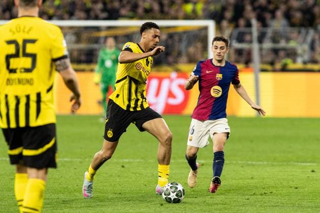 UEFA Champions League Borussia Dortmund FC Barcelona 15 04 2025 Felix Nmecha Borussia Dortmund, 8 , Gavi FC Barcelona, 6 UEFA Champions League Borussia Dortmund FC Barcelona BVB Stadion Dortmund, Dortmund 15 04 2025 Copyright: xBEAUTIFULxSPORTS Buriakovx