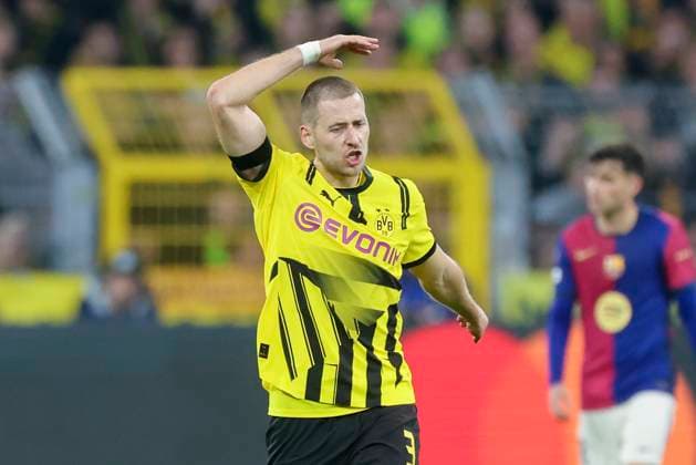 Waldemar Anton Borussia Dortmund looks dejected, UEFA Champions League 2024 25 Quarter Final Second Leg, Borussia Dortmund and FC Barcelona, Signal Iduan Park on April 15, 2025 in Dortmund, Germany Photo by Marco Steinbrenner DeFodi Images Waldemar Anton Borussia Dortmund looks dejected, UEFA Champions League 2024 25 Quarter Final Second Leg, Borussia Dortmund and FC Barcelona, BVB Stadion Dortmund, April 15, 2025 in Dortmund, Germany Photo by Marco Steinbrenner DeFodi Images