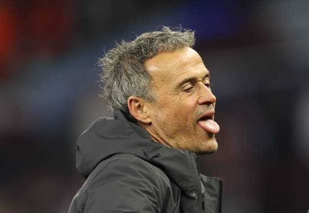 Sport Bilder des Tages Luis Enrique Manager of Paris Saint-Germain Aston Villa v Paris Saint-Germain, UEFA Champions League, Quarter-Finals, 2nd Leg, Football, Villa Park, Birmingham, UK - 15 Apr 2025 EDITORIAL USE ONLY No use with unauthorised audio, video, data, fixture lists, club league logos or live services. Online in-match use limited to 120 images, no video emulation. No use in betting, games or single club league player publications. Copyright: xRyanxBrowne Shutterstockx 15253922ey