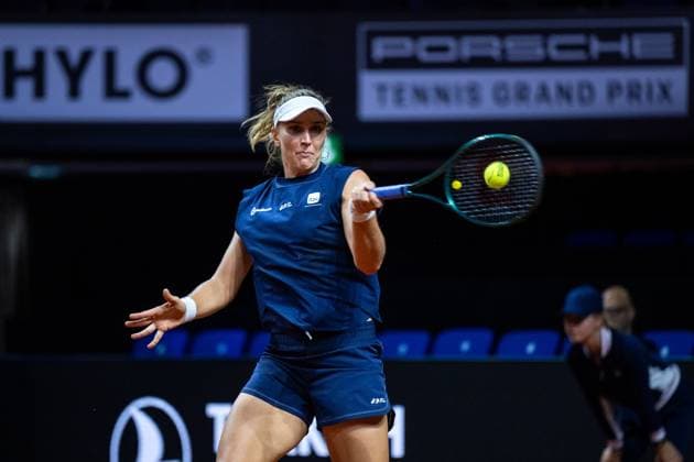 Beatriz Haddad Maia Brazil in the picture on the ball, Emma Navarro USA vs Beatriz Haddad Maia Brazil , Round 1, GER, Porsche Tennis Grand Prix GP Stuttgart 2025, WTA500, 15 04 2025 GER, Porsche Tennis Grand Prix GP Stuttgart 2025, WTA500, 15 04 2025 Stuttgart Copyright: xEibner-Pressefoto Memmlerx EP_MMR