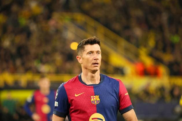 15 04 2025, xfanx, Football UEFA Champions League, Borussia Dortmund FC Barcelona v l Robert Lewandowski FC Barcelona DFL DFB REGULATIONS PROHIBIT ANY USE OF PHOTOGRAPHS as IMAGE SEQUENCES and or QUASI VIDEO Dortmund mfan