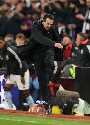 Unai Emery Manager of Aston Villa shows his frustration after the match by kicking a can. Aston Villa v Paris Saint-Germain, UEFA Champions League, Quarter-Finals, 2nd Leg, Football, Villa Park, Birmingham, UK - 15 Apr 2025 EDITORIAL USE ONLY No use with unauthorised audio, video, data, fixture lists, club league logos or live services. Online in-match use limited to 120 images, no video emulation. No use in betting, games or single club league player publications. Copyright: xRyanxBrowne Shutterstockx 15253922fg