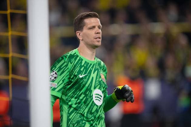 Goalkeeper Wojciech SZCZESNY Barca gestures, gestures, gestures, Football Champions League, Quarterfinal, Round of 8, Borussia Dortmund DO FC Barcelona Barca 3 1 on 15 04 2025 in Dortmund Germany UEFA regulations prohibit any use of photographs as image sequences and or quasi video Â