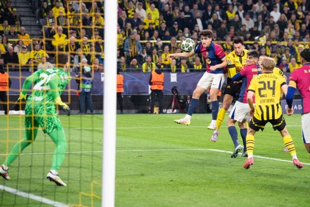 Ramy BENSEBAINI DO Header, scoring chance against goalkeeper Wojciech SZCZESNY Barca Football Champions League, Quarterfinal, Round of 8, Borussia Dortmund DO FC Barcelona Barca 3 1 am 15 04 2025 in Dortmund Germany UEFA regulations prohibit any use of photographs as image sequences and or quasi video Â