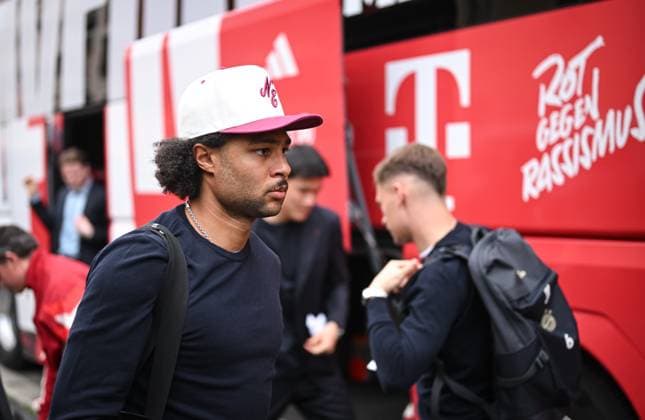 FOOTBALL CHAMPIONS LEAGUE SEASON 2024 2025 Quarter-final second leg Inter Milan FC Bayern Muenchen 15 04 2025 Arrival FC Bayern Muenchen at the team hotel in Milan, Serge Gnabry