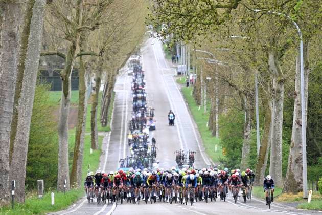 Ronde van Limburg 2025 - Men Elite TONGEREN, BELGIUM - APRIL 16 : illustration picture peloton pictured during the 77th edition of the Ronde van Limburg, an UCI Individual Road cycling, Rad, Radsport, Strasse race with start in Hasselt and finish in Tongeren after 178,6 km, organized by Flanders Classics on April 16, 2025 in Tongeren, Belgium, 16 04 2025 Tongeren Belgium Copyright: xJanxDexMeuleneirx