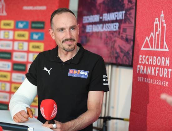 16 04 2025 Frankfurt am Main, Cycling race Press conference for the Eschborn Frankfurt 2025 cycling classic Picture shows professional cyclist John Degenkolb, Team Picnic PostNL in plaster due to serious injury, has to sit out this year