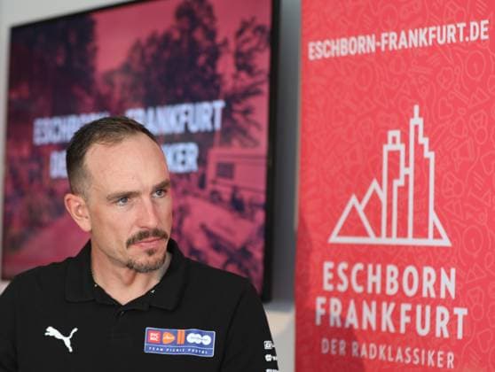 16 04 2025 Frankfurt am Main, Cycling race Press conference for the Eschborn Frankfurt 2025 cycling classic Picture shows professional cyclist John Degenkolb, Team Picnic PostNL in plaster due to serious injury, has to sit out this year