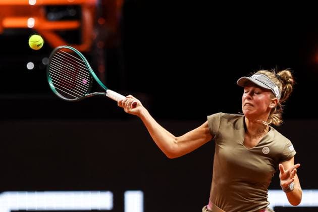 In the picture Magdalena Frech Magdalena Frech POL vs Sara Errani ITA GER, Porsche Tennis Grand Prix GP Stuttgart 2025, WTA500, 16 04 2025 GER, Porsche Tennis Grand Prix GP Stuttgart 2025, WTA500, 16 04 2025 Stuttgart Copyright: xEibner-Pressefoto RogerxBuerkex EP
