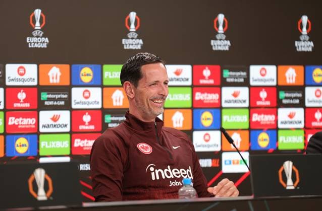 . - Eintracht Frankfurt press conference, PK, Pressekonferenz Eintracht Frankfurt v Tottenham Hotspur, UEFA Europa League, Quarter Final, 2nd Leg, Deutsche Bank Park, Frankfurt, Germany. - 16th April 2025. (C) Daniel Weir Crystal Pix Dino Toppmoller Manager of Eintracht Frankfurt during his pre match press conference ahead of the UEFA Europa League Quarter Final 2nd Leg match between Eintracht Frankfurt v Tottenham Hotspur. - Eintracht Frankfurt Press Conference, Eintracht Frankfurt v Tottenham Hotspur, UEFA Europa League, Quarter Final, 2nd Leg, Deutsche Bank Park, Frankfurt, Germany. - 16th April 2025. (C) Daniel Weir Crystal Pix Frankfurt Deutsche Bank Park GERMANY Copyright: xDanielxWeirx CP_Frankfurt_Press_Conference_31