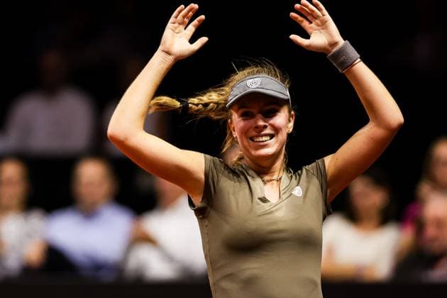 Magdalena Frech wins the match after a tough 3 12 hour battle Magdalena cheers Magdalena Frech POL vs Sara Errani ITA GER, Porsche Tennis Grand Prix GP Stuttgart 2025, WTA500, 16 04 2025 GER, Porsche Tennis Grand Prix GP Stuttgart 2025, WTA500, 16 04 2025 Stuttgart Copyright: xEibner-Pressefoto RogerxBuerkex EP