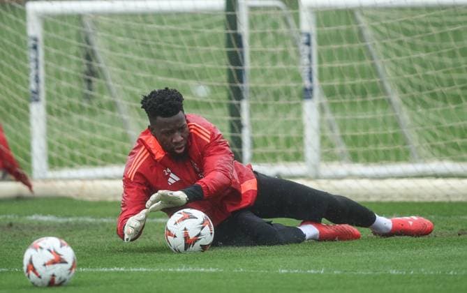 Manchester United, ManU Europa League Training, Carrington, Manchester Manchester United Europa League Training, Carrington, Manchester. 16 04 2025  Copyright: xBradleyxOrmesherx NINTCHDBPICT000987695454