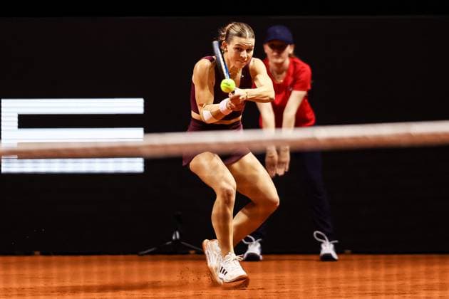 in the picture Jana Fett Jana Fett CRO vs Iga Swiatek POL GER, Porsche Tennis Grand Prix GP Stuttgart 2025, WTA500, 16 04 2025 GER, Porsche Tennis Grand Prix GP Stuttgart 2025, WTA500, 16 04 2025 Stuttgart Copyright: xEibner-Pressefoto RogerxBuerkex EP