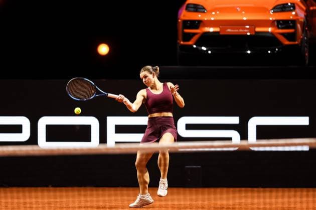 in the picture Jana Fett Jana Fett CRO vs Iga Swiatek POL GER, Porsche Tennis Grand Prix GP Stuttgart 2025, WTA500, 16 04 2025 GER, Porsche Tennis Grand Prix GP Stuttgart 2025, WTA500, 16 04 2025 Stuttgart Copyright: xEibner-Pressefoto RogerxBuerkex EP